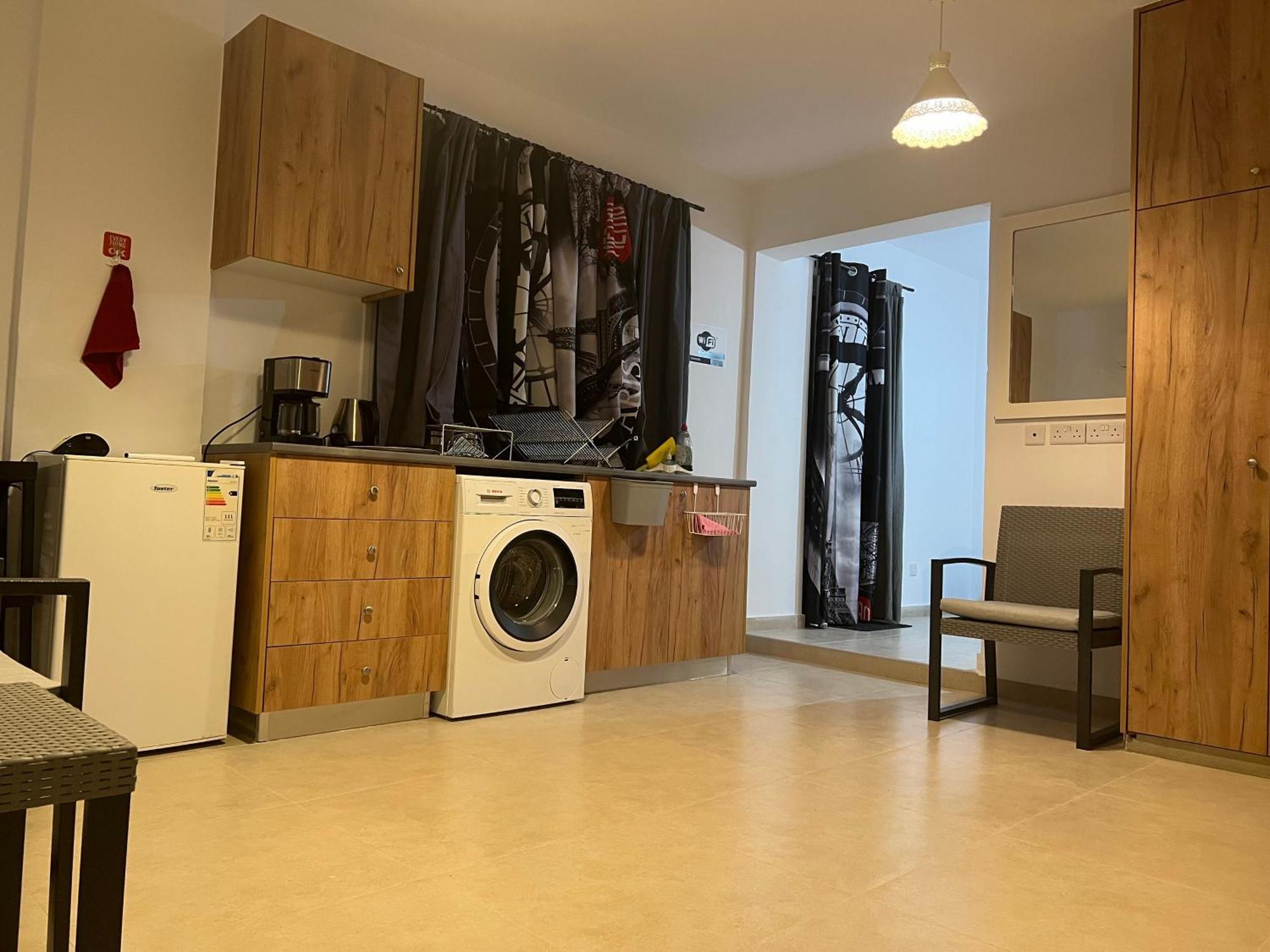 Charalambous Apartment Paphos Exteriör bild