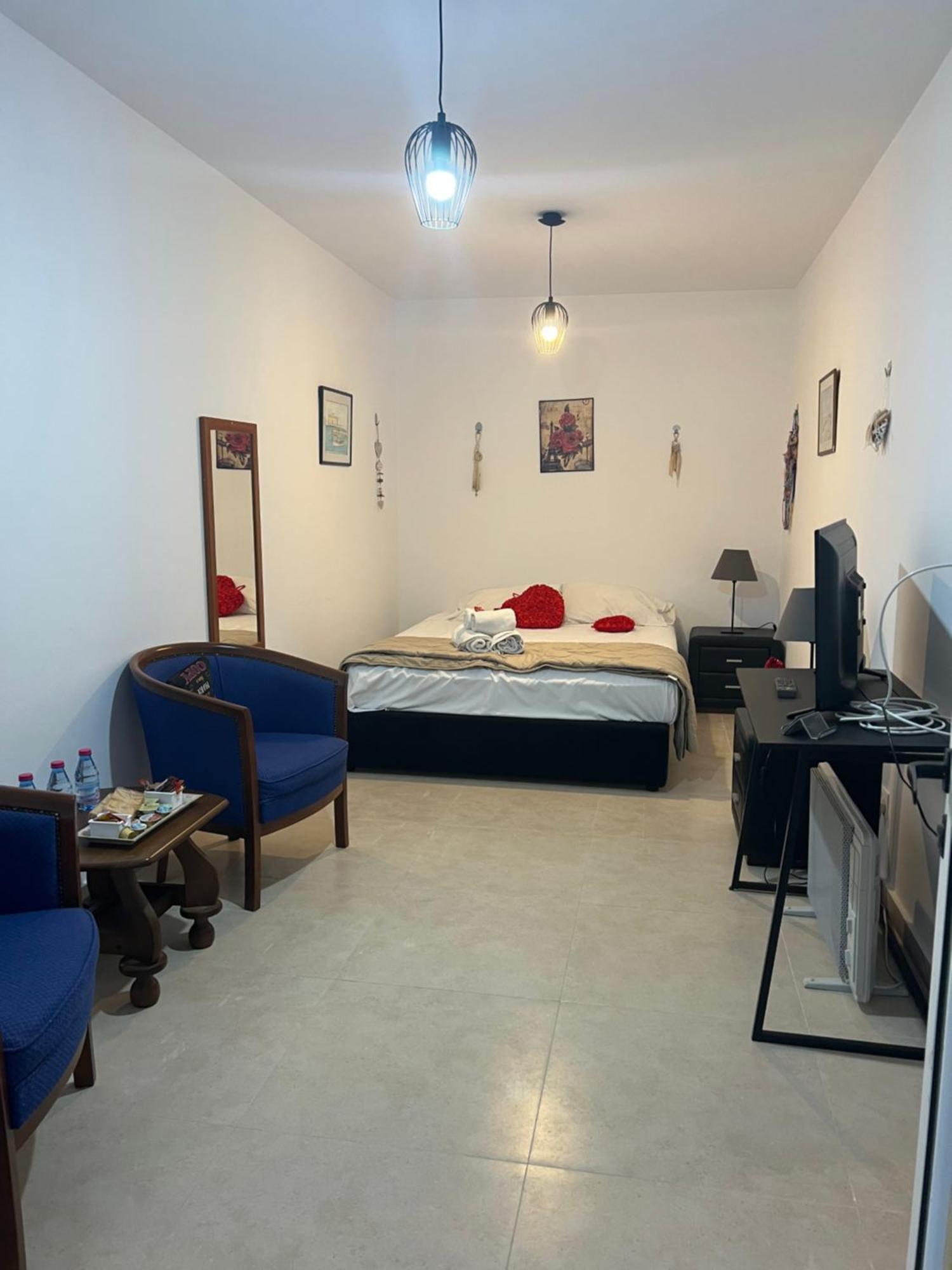 Charalambous Apartment Paphos Exteriör bild