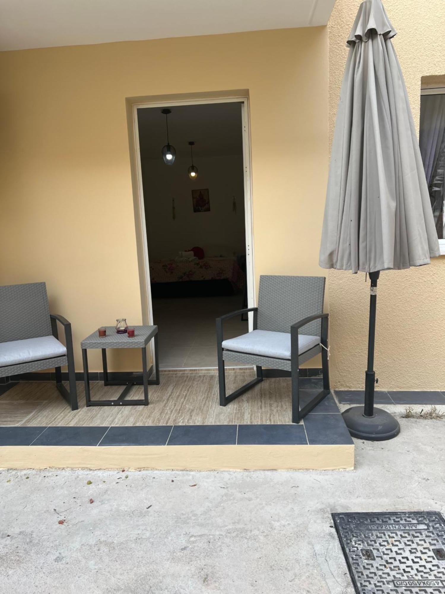 Charalambous Apartment Paphos Exteriör bild